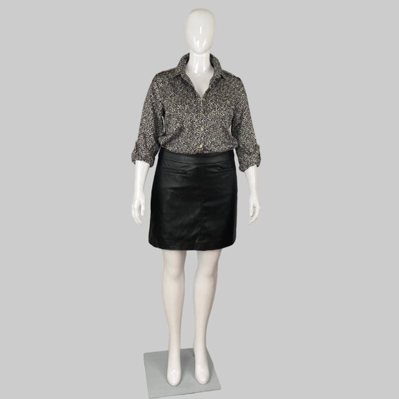 RW&Co short faux leather skirt - Picture 3 of 8